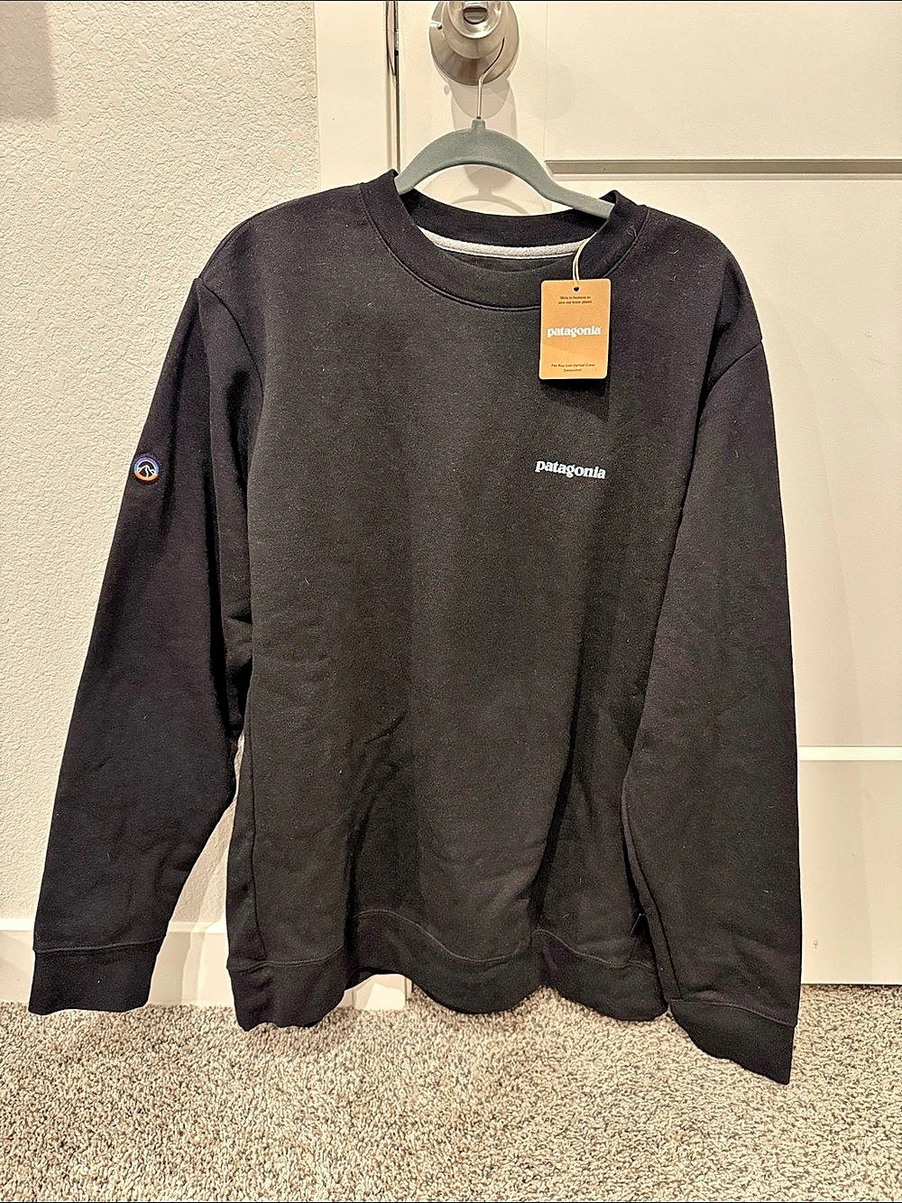 NWT Unisex Patagonia P-6 Logo Uprisal Sweatshirt Black, Size XL NWT
